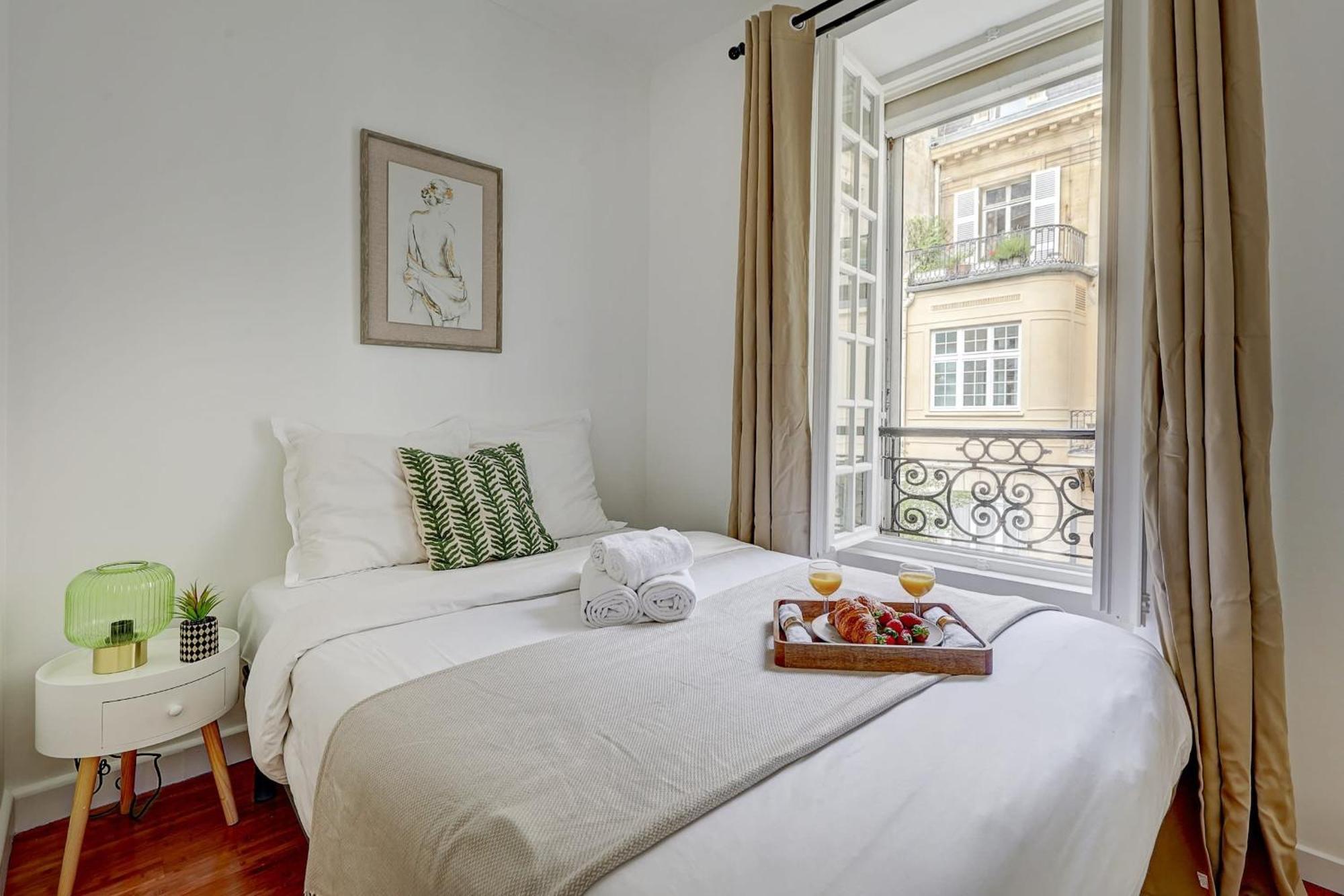 Champs-Elysees - 2Br With Balcony - Cityapartmentstay Paris Exterior foto